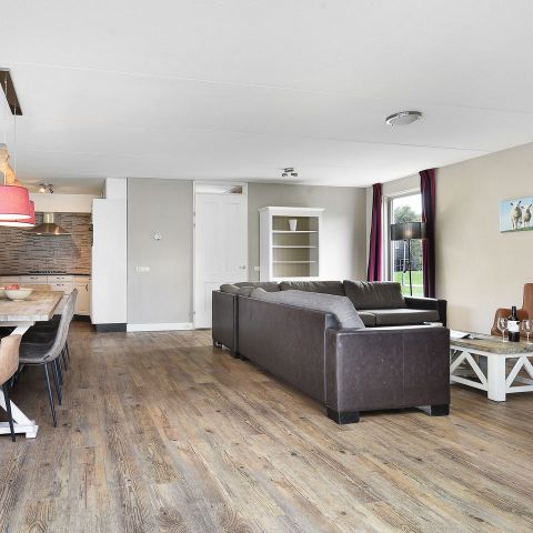 HOUSE 10 people - 10EL1