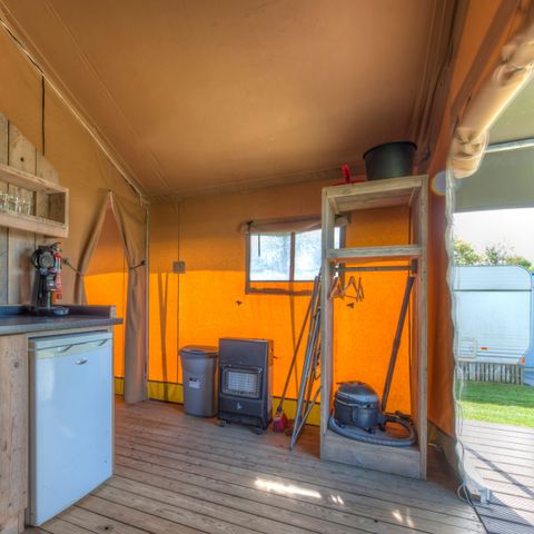 CANVAS AND WOOD TENT 4 people