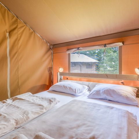 Canvas and wooden tent 4 persons