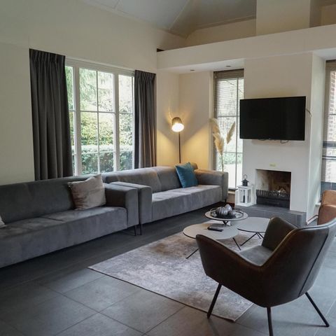 VILLA 8 people