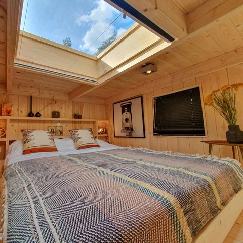 UNUSUAL ACCOMMODATION 2 people