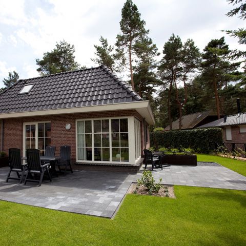 VILLA 4 people