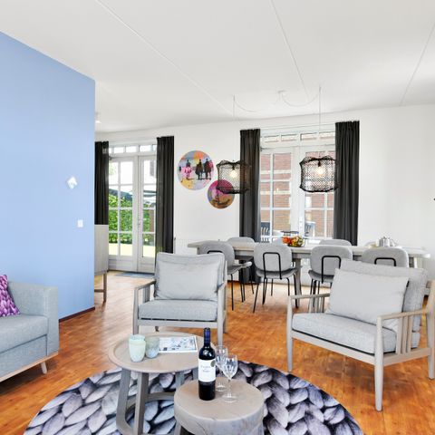 HOUSE 8 people - 8E1