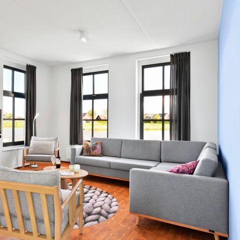 HOUSE 8 people - 8E1