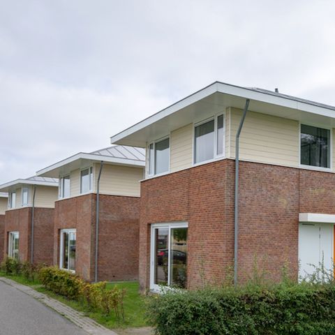 HOUSE 8 people - 8E3