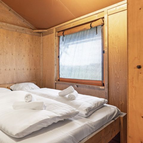 CANVAS AND WOOD TENT 6 people - 6-person safari tent