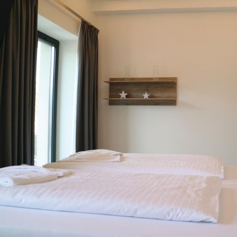APARTMENT 4 people - DMR704