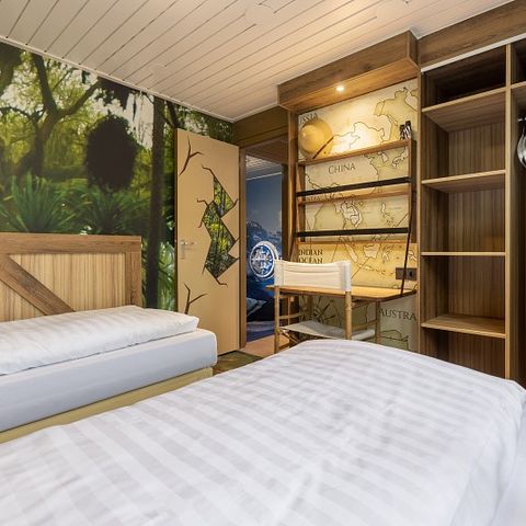 UNUSUAL ACCOMMODATION 4 people - Adventure HB1941