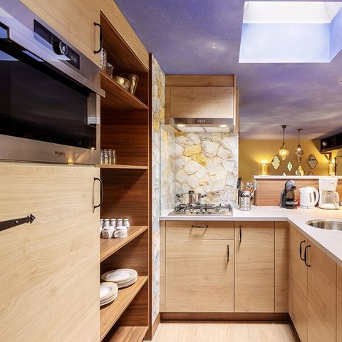 UNUSUAL ACCOMMODATION 6 people - Adventure HB1942