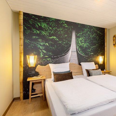 UNUSUAL ACCOMMODATION 6 people - Adventure HB1942