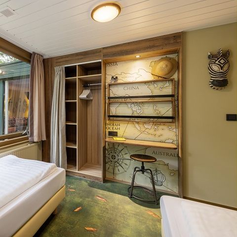 UNUSUAL ACCOMMODATION 6 people - Adventure HB1942