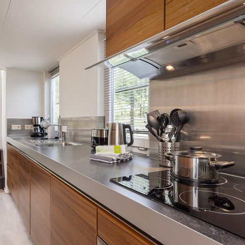 Accommodation 4 persons - Houseboat KV2140