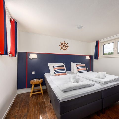 UNUSUAL ACCOMMODATION 4 people - Houseboat KV2141