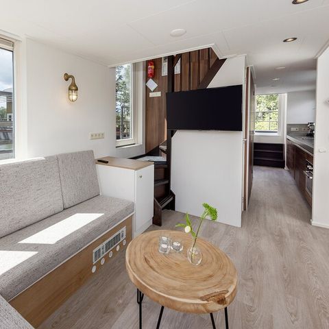 UNUSUAL ACCOMMODATION 4 people - Houseboat KV2140