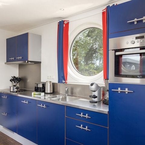 Accommodation 4 persons - Houseboat KV2141