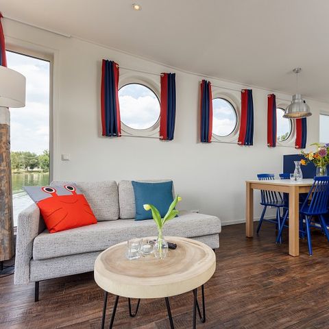 Accommodation 4 persons - Houseboat KV2141