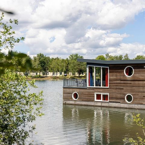 Accommodation 4 persons - Houseboat KV2141
