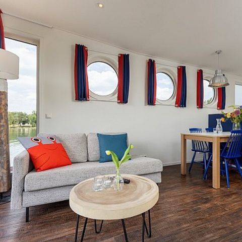 UNUSUAL ACCOMMODATION 4 people - Houseboat KV2141