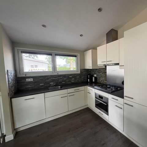 HOUSE 8 people - L-Pavilion 8