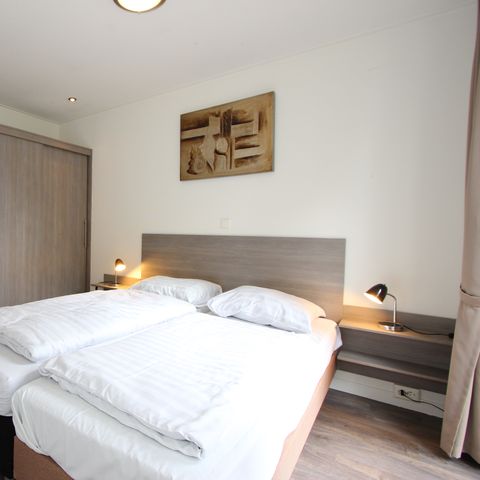 HOUSE 8 people - L-Pavilion 8