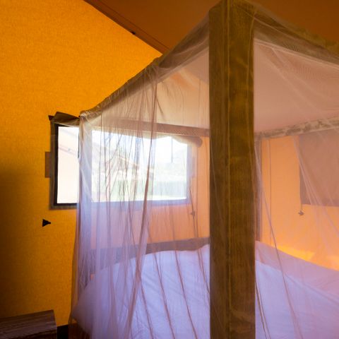 Canvas and wooden tent 4 persons