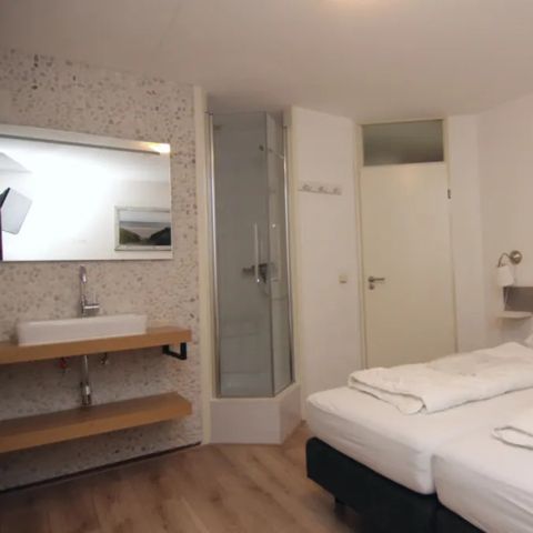 APARTMENT 4 people - 6