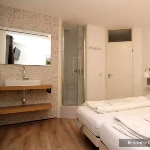 APARTMENT 4 people - 6
