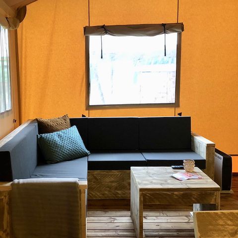 CANVAS AND WOOD TENT 8 people