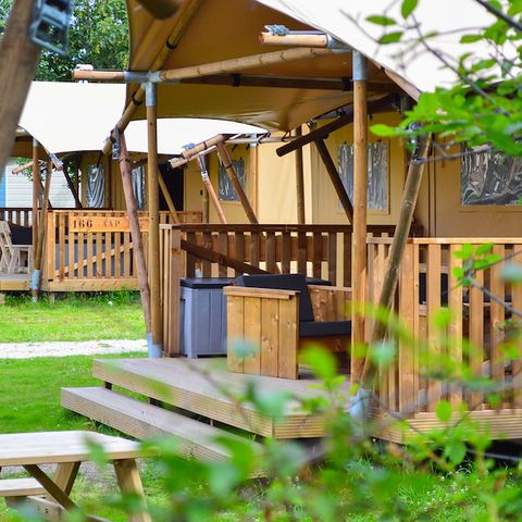 CANVAS AND WOOD TENT 5 people