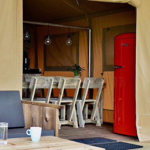 CANVAS AND WOOD TENT 6 people