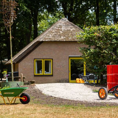 BUNGALOW 6 people - (max. 4 adults) Kroost