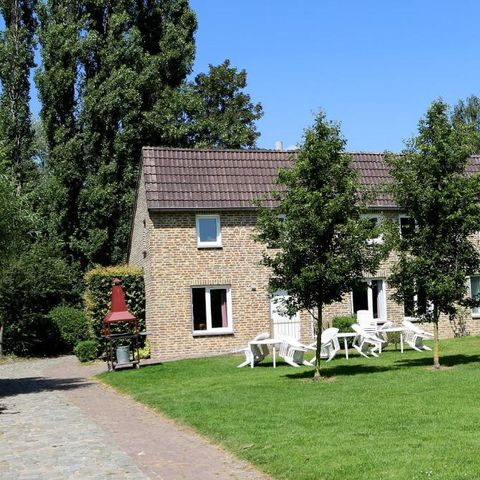 Group accommodation 25 persons - Linked Bungalow