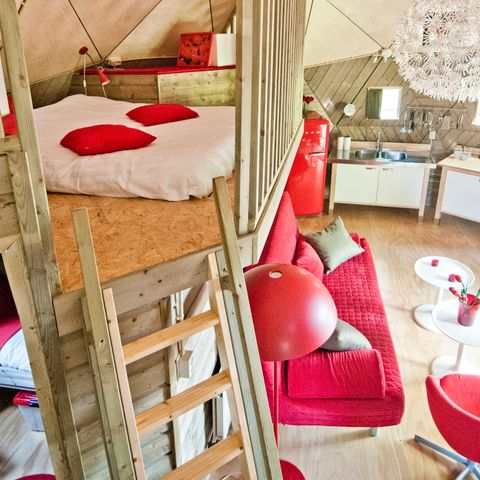 UNUSUAL ACCOMMODATION 4 people - Wooden Igloo