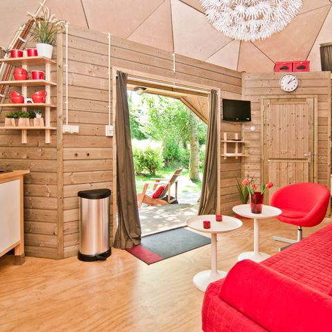 UNUSUAL ACCOMMODATION 4 people - Wooden Igloo