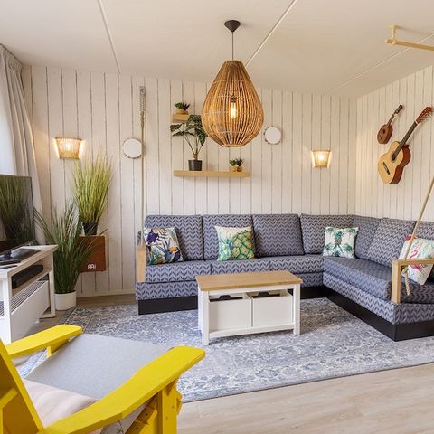 UNUSUAL ACCOMMODATION 6 people - Beach Chilla ZV1626