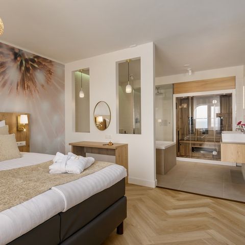 Bedroom 2 persons - Wellness Exclusive Hotel Suite ZV1602