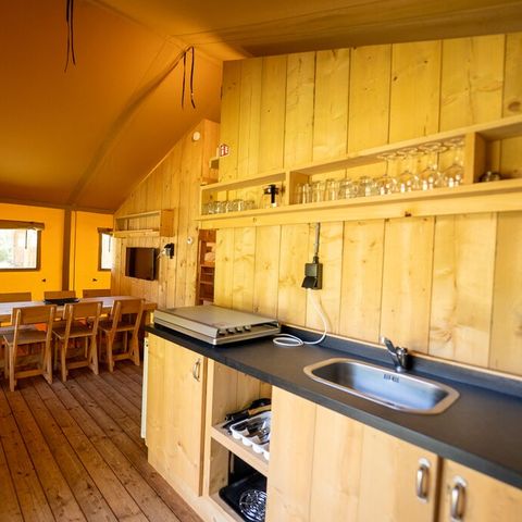 Canvas and wooden tent 6 persons