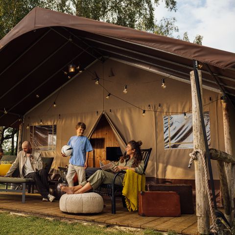 Canvas and wooden tent 6 persons - Big Five