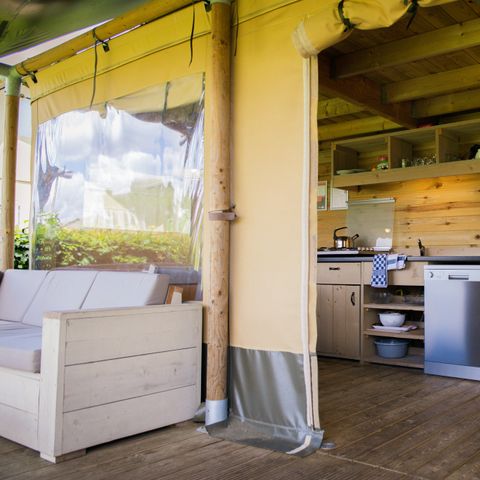 Canvas and wooden tent 4 persons - Luxury Safari lodge