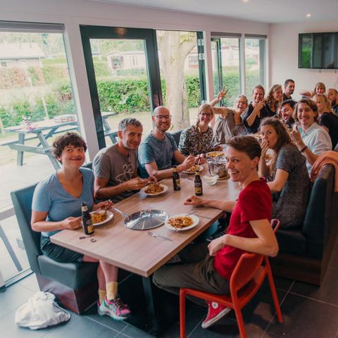 HOUSE 28 people - Villa + Lodges (24 + 4)