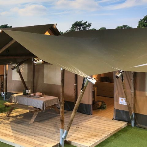 CANVAS AND WOOD TENT 8 people - Luxury Safari House