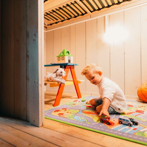 CANVAS AND WOOD TENT 8 people - Luxury Safari House