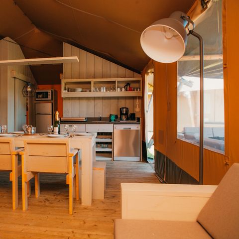 Canvas and wooden tent 8 persons - Luxury Safari House