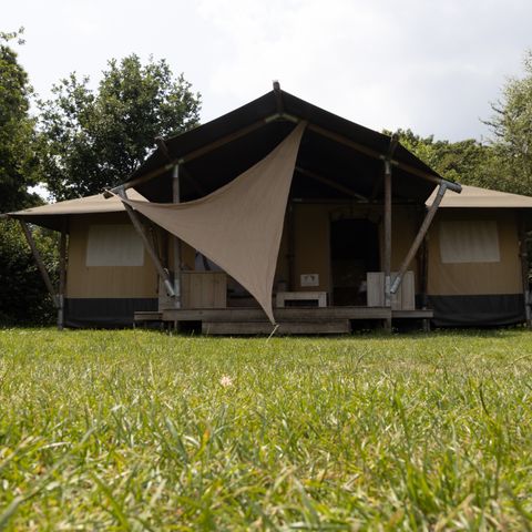 Canvas and wooden tent 8 persons - Luxury Safari House