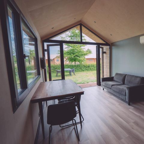UNUSUAL ACCOMMODATION 16 people - Group accommodation log cabin + 4 four-person tiny houses (16 people)