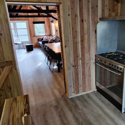 Tiny house 16 persons - Group accommodation log cabin + 4 four-person tiny houses (16 people)