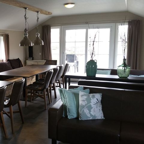 LODGE 16 people - Group accommodation group lodge + 4 four-person lodges (16 people)