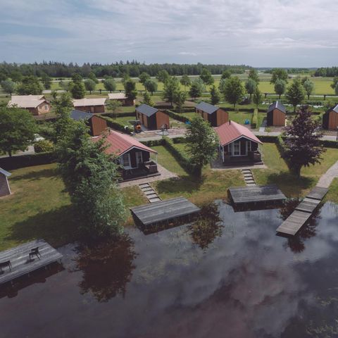 LODGE 16 people - Group accommodation group lodge + 4 four-person lodges (16 people)