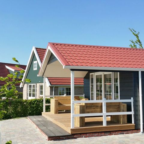 LODGE 16 people - Group accommodation group lodge + 4 four-person lodges (16 people)