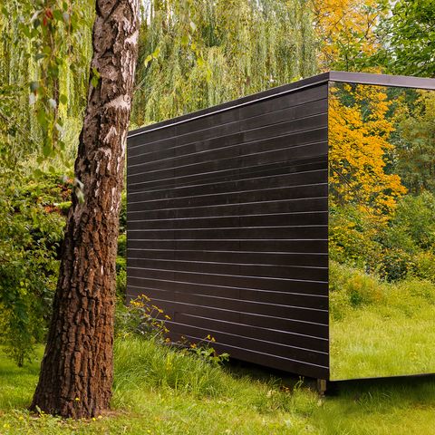 UNUSUAL ACCOMMODATION 2 people - With mirror facade
